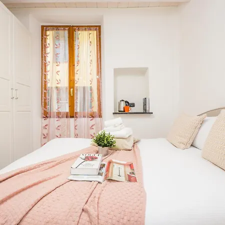 Casaviva - Cozy Minimal In Ancient Genoa